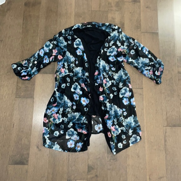 Italian floral blouse - Picture 1 of 4